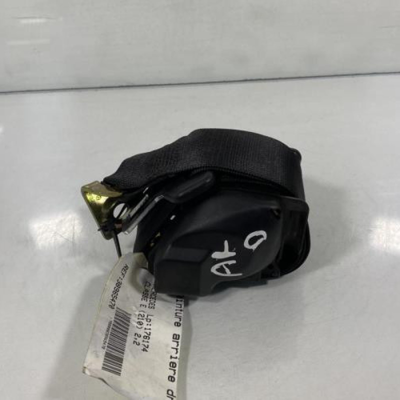 Ceinture arriere droit MERCEDES CLASSE E Photo n°1