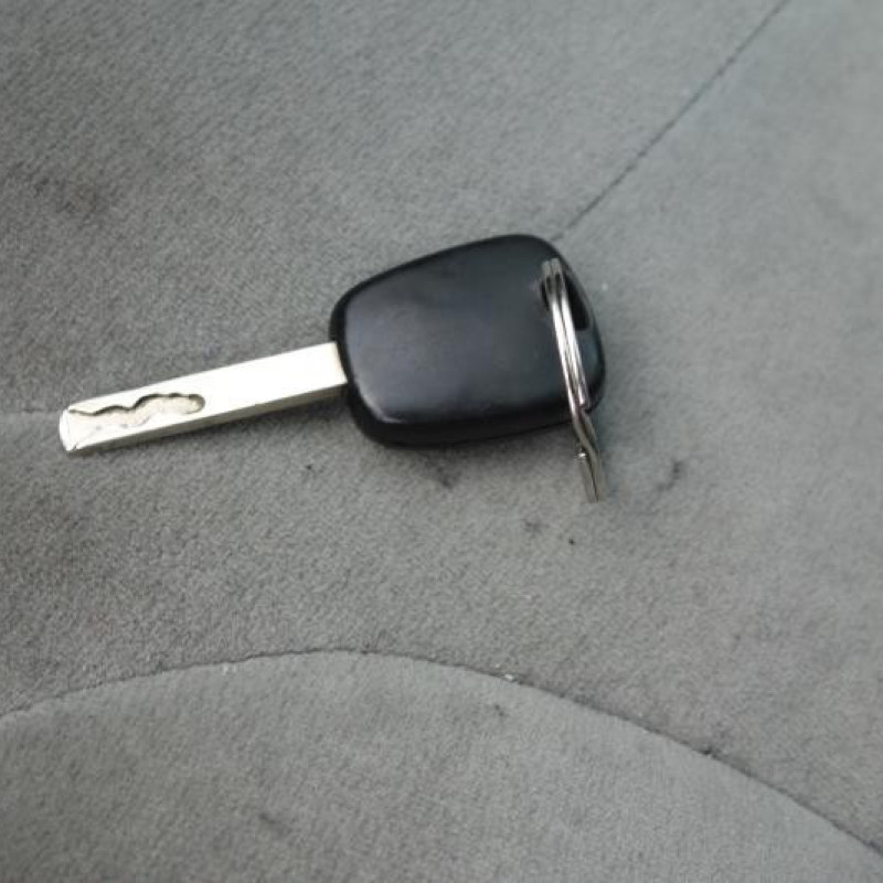 Attache ceinture arriere droit CITROEN C3 1 Photo n°12