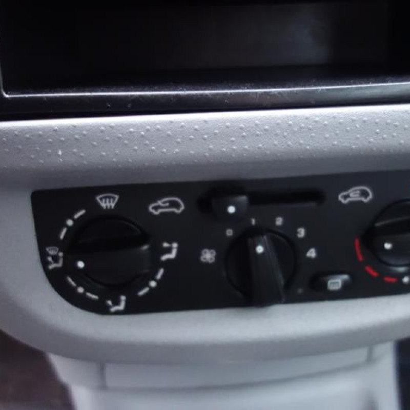 Attache ceinture arriere droit CITROEN C3 1 Photo n°9