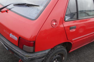 Fermeture de capot PEUGEOT 205