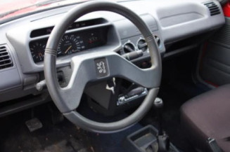 Fermeture de capot PEUGEOT 205
