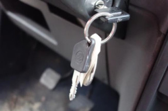 Fermeture de capot PEUGEOT 205