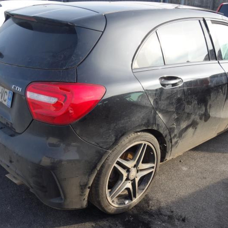 Verin de coffre MERCEDES CLASSE A 176 Photo n°5