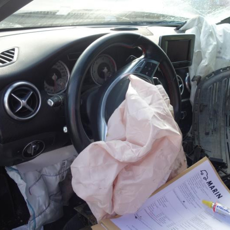 Bloc ABS (freins anti-blocage) MERCEDES CLASSE A 176 Photo n°9