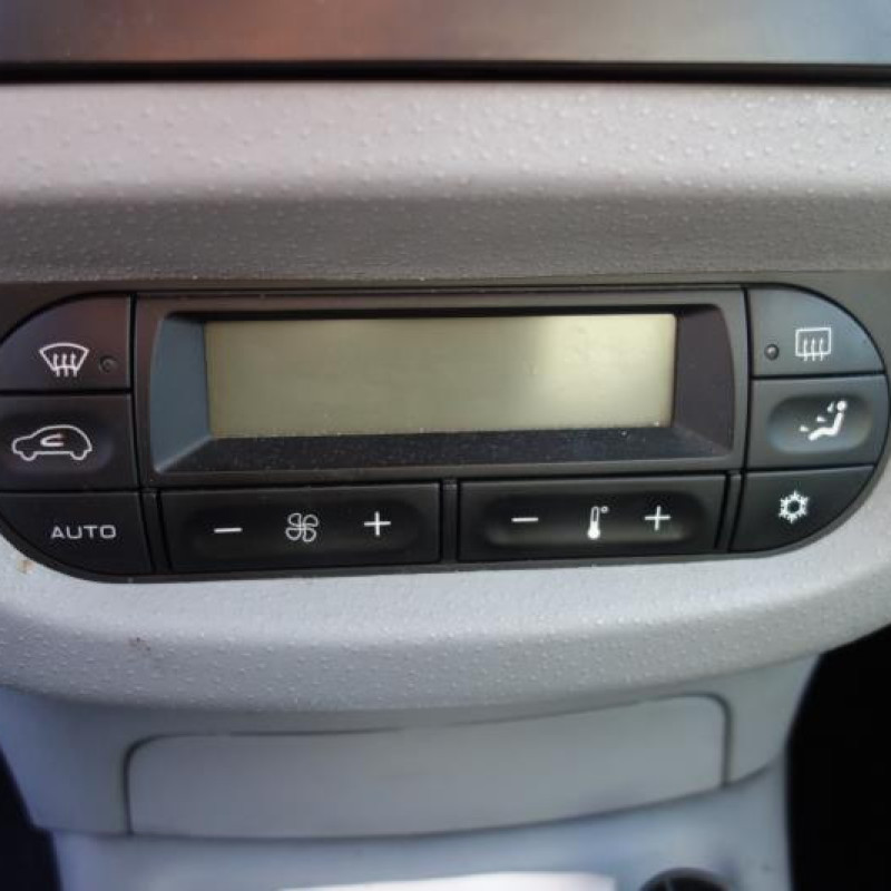 Porte avant droit CITROEN C3 1 Photo n°8