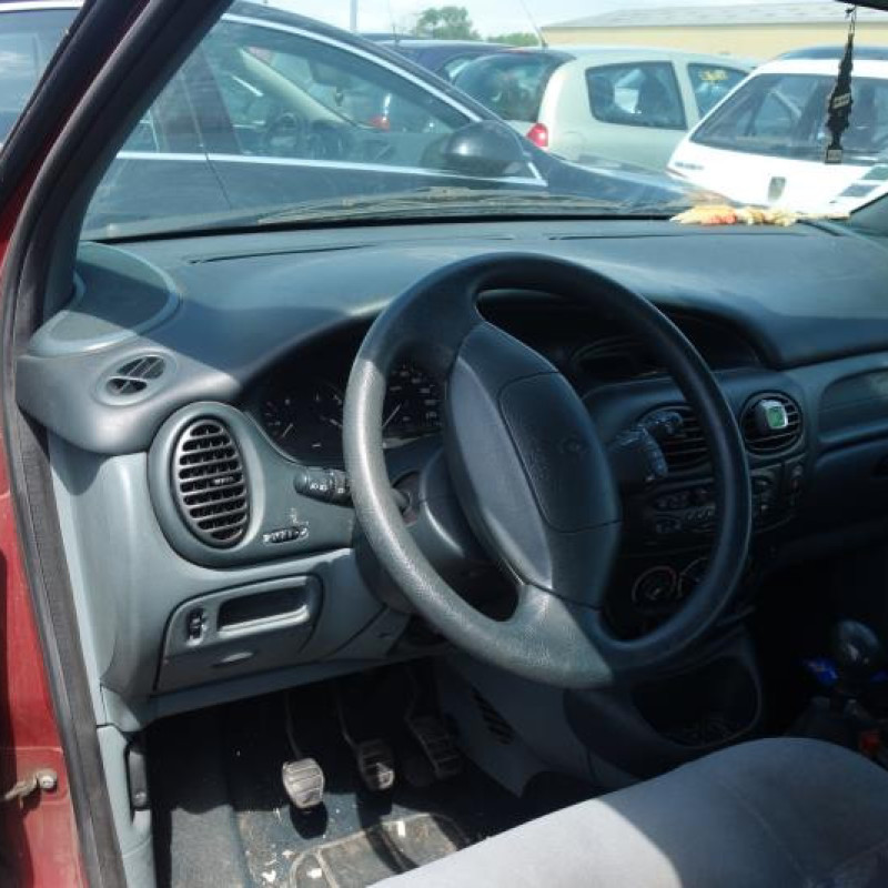 Ceinture arriere gauche RENAULT SCENIC 1 Photo n°8