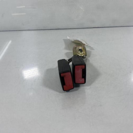 Attache ceinture arriere gauche VOLKSWAGEN GOLF 5 Photo n°1