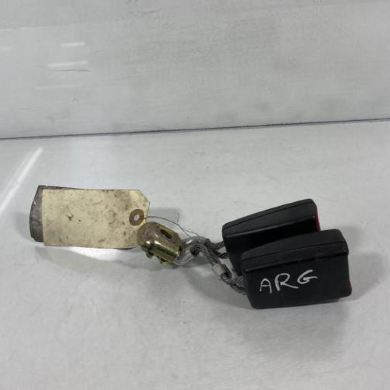 Attache ceinture arriere gauche VOLKSWAGEN GOLF 5 Photo n°3