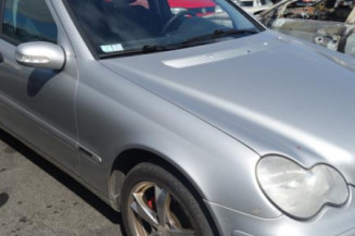 Pretensionneur de ceinture avant droit MERCEDES CLASSE C 203