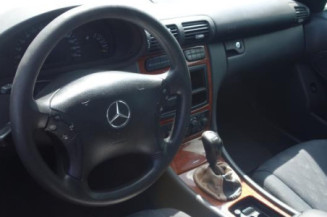 Pretensionneur de ceinture avant droit MERCEDES CLASSE C 203