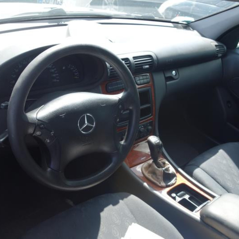 Pretensionneur de ceinture avant droit MERCEDES CLASSE C 203 Photo n°9