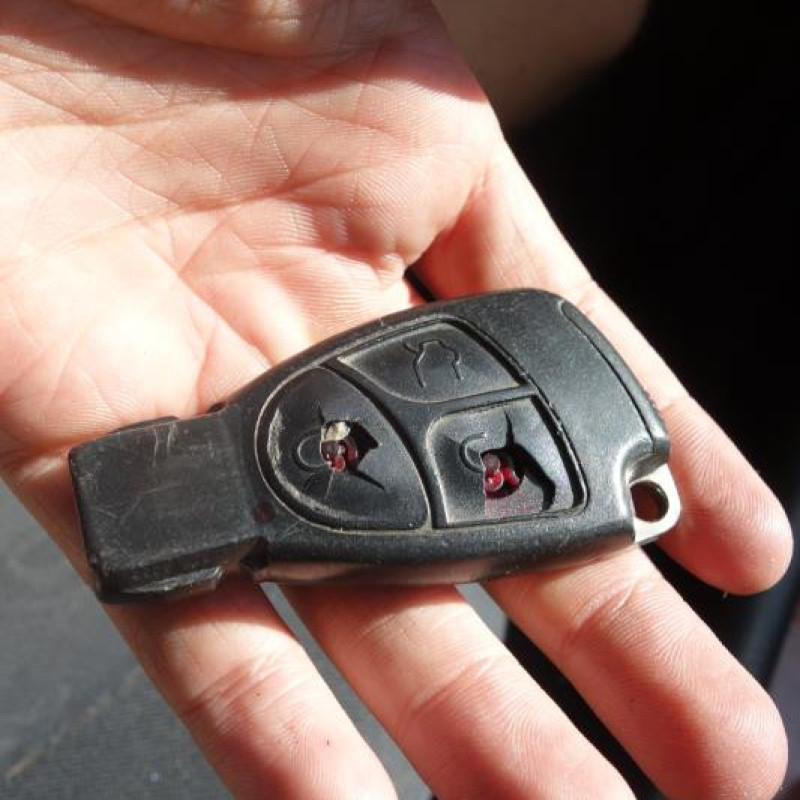 Pretensionneur de ceinture avant gauche MERCEDES CLASSE C 203 Photo n°13