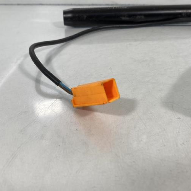Pretensionneur de ceinture avant droit FORD FIESTA 5 Photo n°3