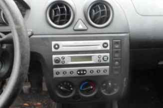 Pretensionneur de ceinture avant droit FORD FIESTA 5