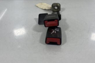 Attache ceinture arriere gauche VOLKSWAGEN PASSAT 4 Photo n°1
