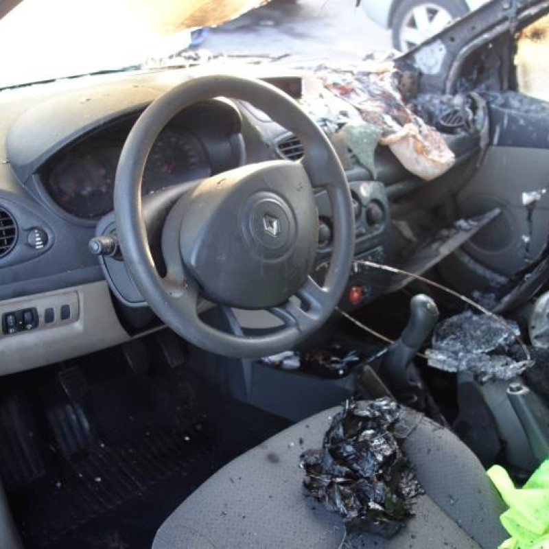Pretensionneur de ceinture avant droit RENAULT CLIO 3 Photo n°8