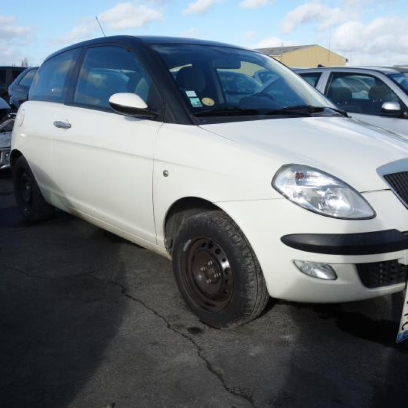 Malle/Hayon arriere LANCIA YPSILON 4 Photo n°4
