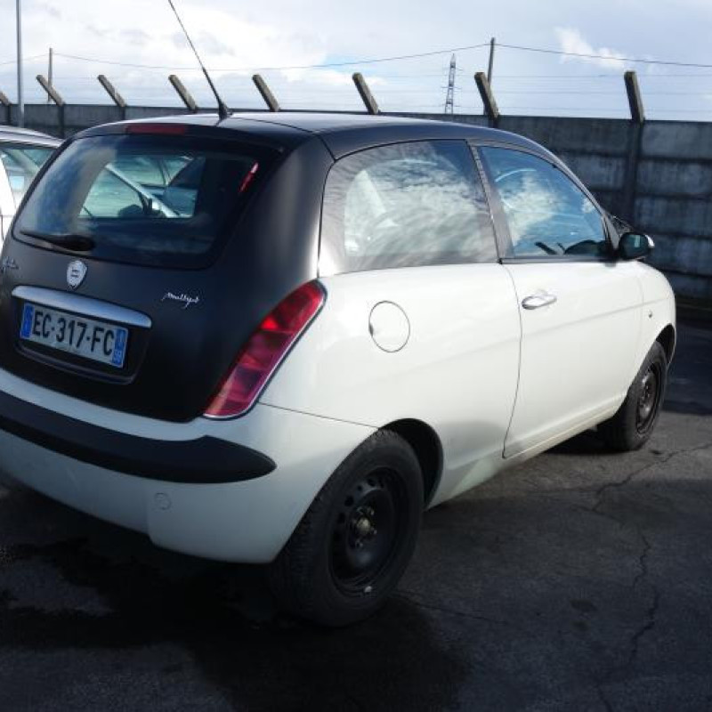 Malle/Hayon arriere LANCIA YPSILON 4 Photo n°5