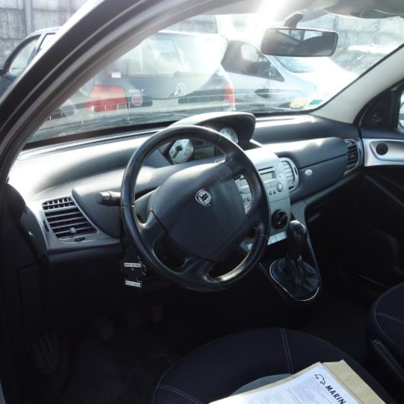 Malle/Hayon arriere LANCIA YPSILON 4 Photo n°7