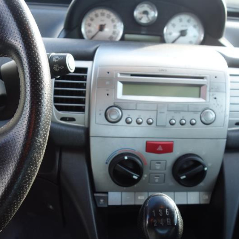 Malle/Hayon arriere LANCIA YPSILON 4 Photo n°8