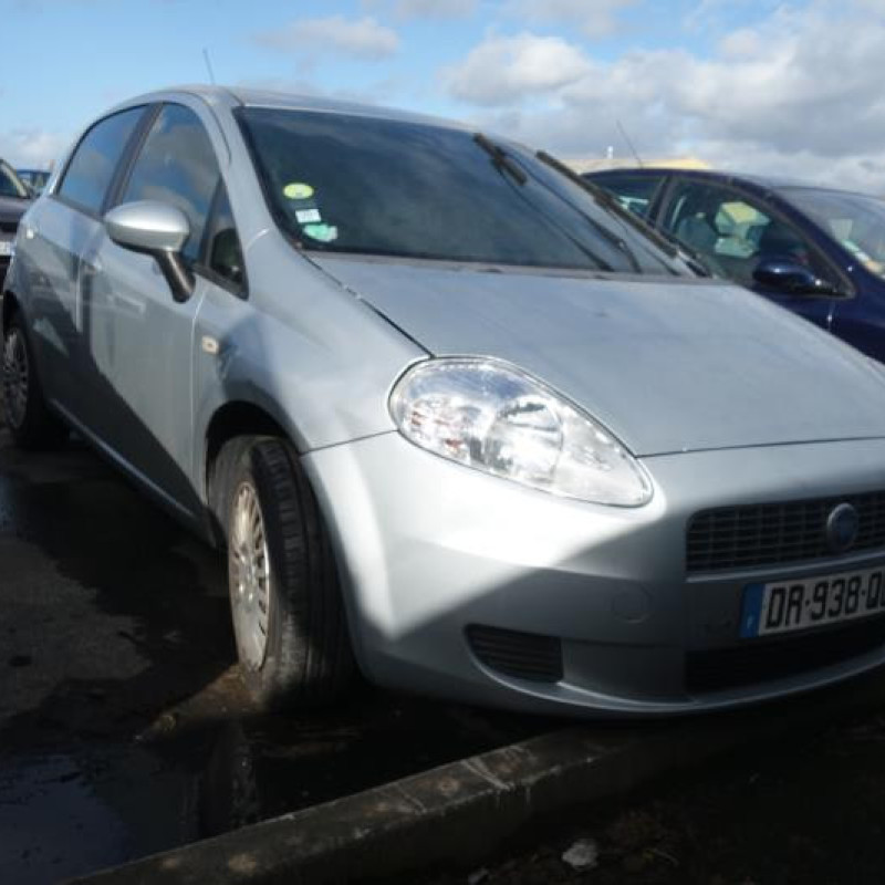 Fermeture de capot FIAT GRANDE PUNTO Photo n°5