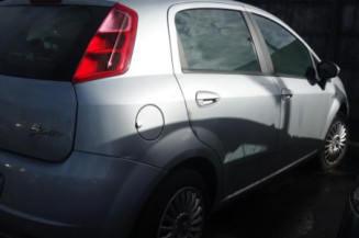 Fermeture de capot FIAT GRANDE PUNTO