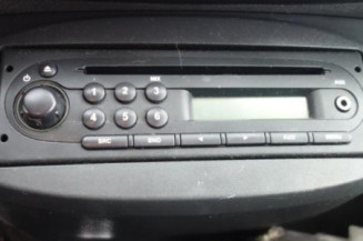 Attache ceinture arriere droit RENAULT TWINGO 2