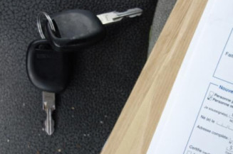 Serrure avant droit RENAULT KANGOO 1