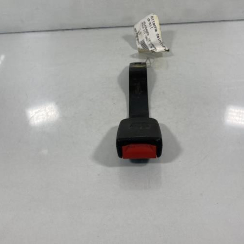 Attache ceinture avant droit VOLKSWAGEN POLO 3 Photo n°1