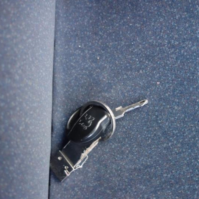 Etrier avant gauche (freinage) PEUGEOT 206 Photo n°8