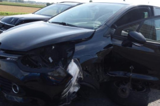 Fermeture de capot RENAULT CLIO 4