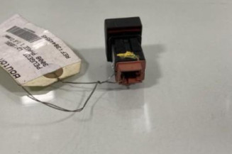 Bouton de warning PEUGEOT 3008 1