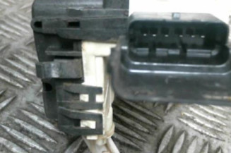 Serrure avant gauche PEUGEOT 3008 1