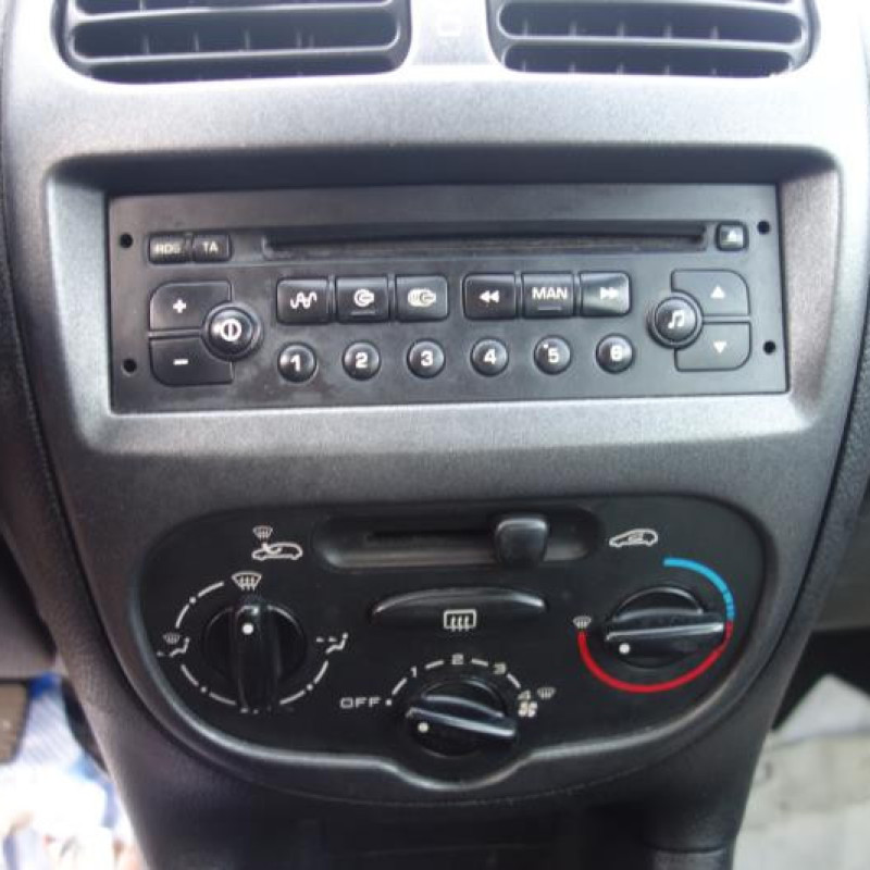 Ceinture arriere gauche PEUGEOT 206 Photo n°9