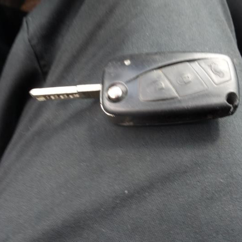 Pretensionneur de ceinture avant droit FIAT IDEA Photo n°13