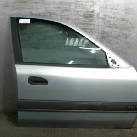 Porte avant droit RENAULT SAFRANE Photo n°1