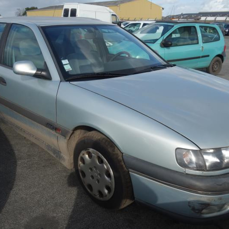 Porte avant droit RENAULT SAFRANE Photo n°4