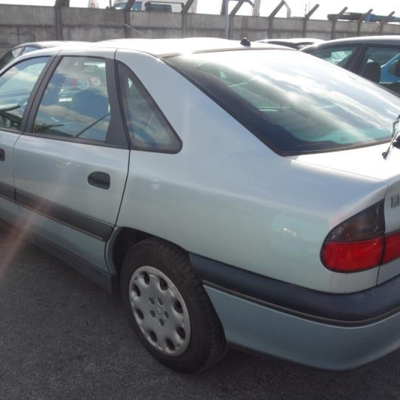Porte avant droit RENAULT SAFRANE Photo n°6
