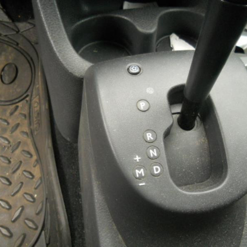 Trappe d'essence RENAULT MODUS Photo n°11