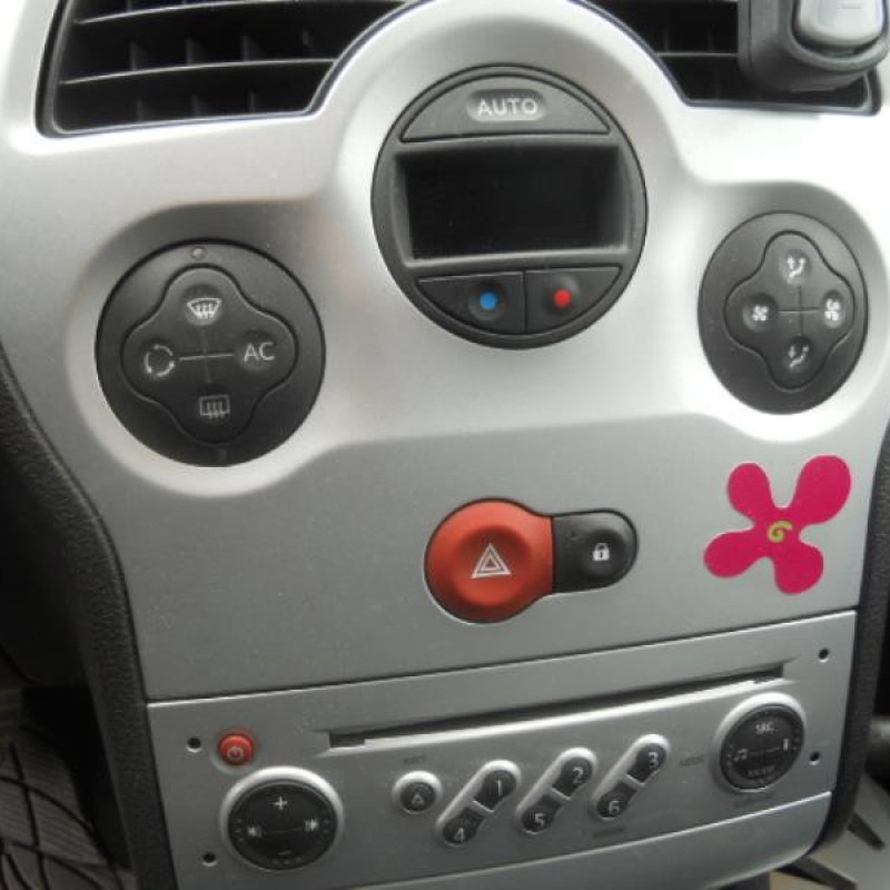 Trappe d'essence RENAULT MODUS Photo n°12