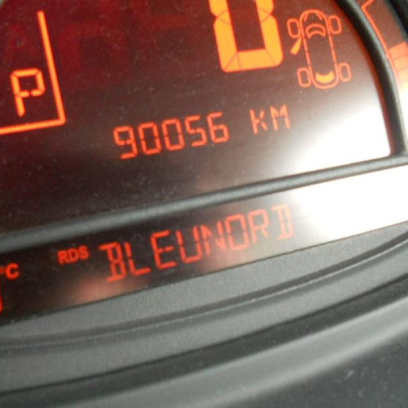 Trappe d'essence RENAULT MODUS Photo n°14