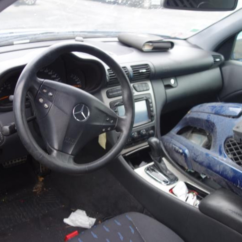Trappe d'essence MERCEDES CLASSE C 203 COUPE SPORT Photo n°9