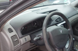 Calandre RENAULT LAGUNA 2