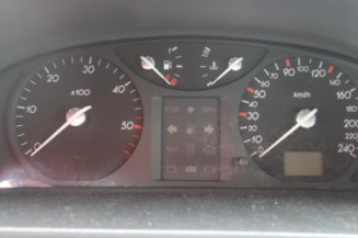 Calandre RENAULT LAGUNA 2