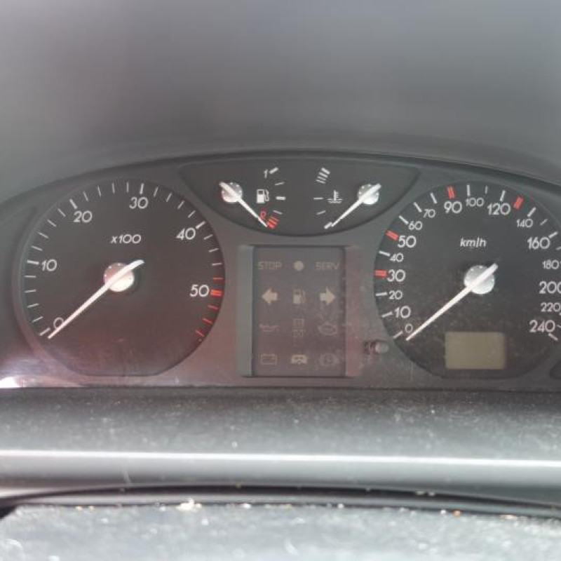 Calandre RENAULT LAGUNA 2 Photo n°8