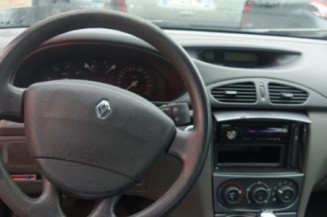 Calandre RENAULT LAGUNA 2