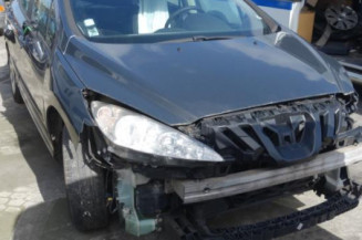 Pretensionneur de ceinture avant droit PEUGEOT 308 1