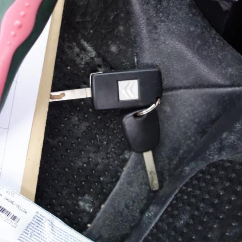 Pretensionneur de ceinture avant droit CITROEN C4 1 Photo n°11