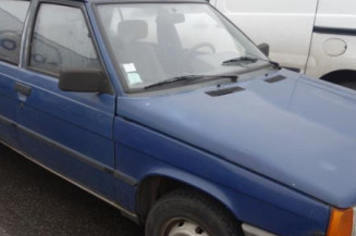 Calandre RENAULT R9