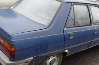 Calandre RENAULT R9